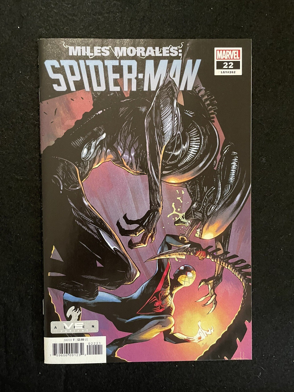 Miles Morales: Spider-Man #22 (2021) Vs Alien Variant - Marvel Comics