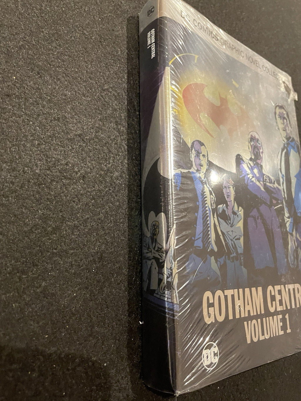 Gotham Central Vol. 1 (2019) Sealed Hardcover DC Comics